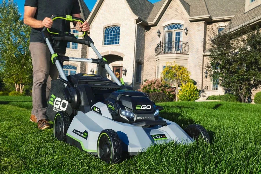 self-propelled lawnmower